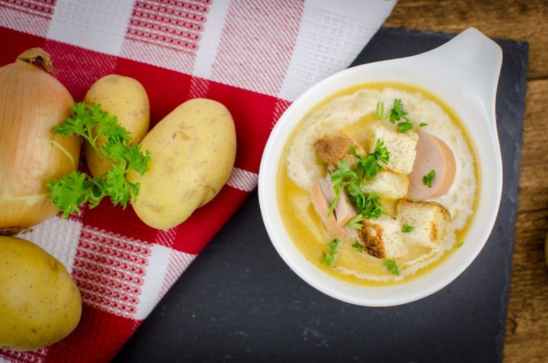 [Küchenwunder] Kartoffelsuppe mit Bockwürstchen - vanni vanilla